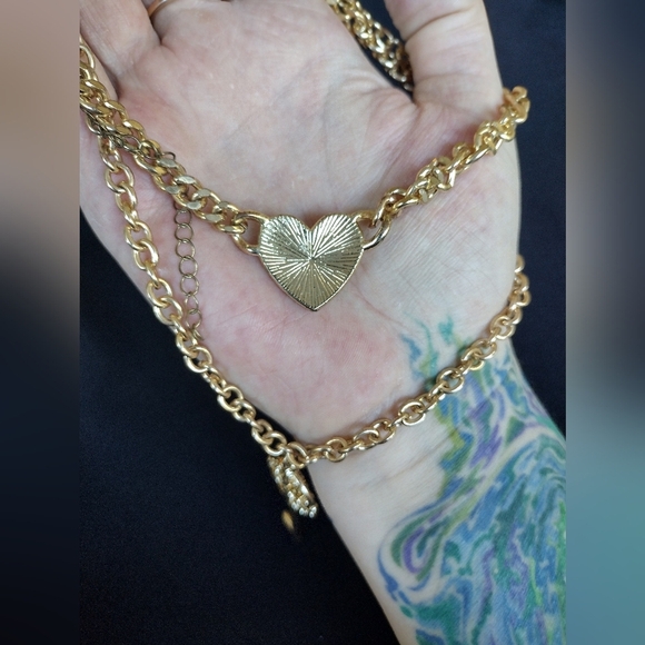 Gold Heart and Key Layered Pendant Necklace - Picture 5 of 12